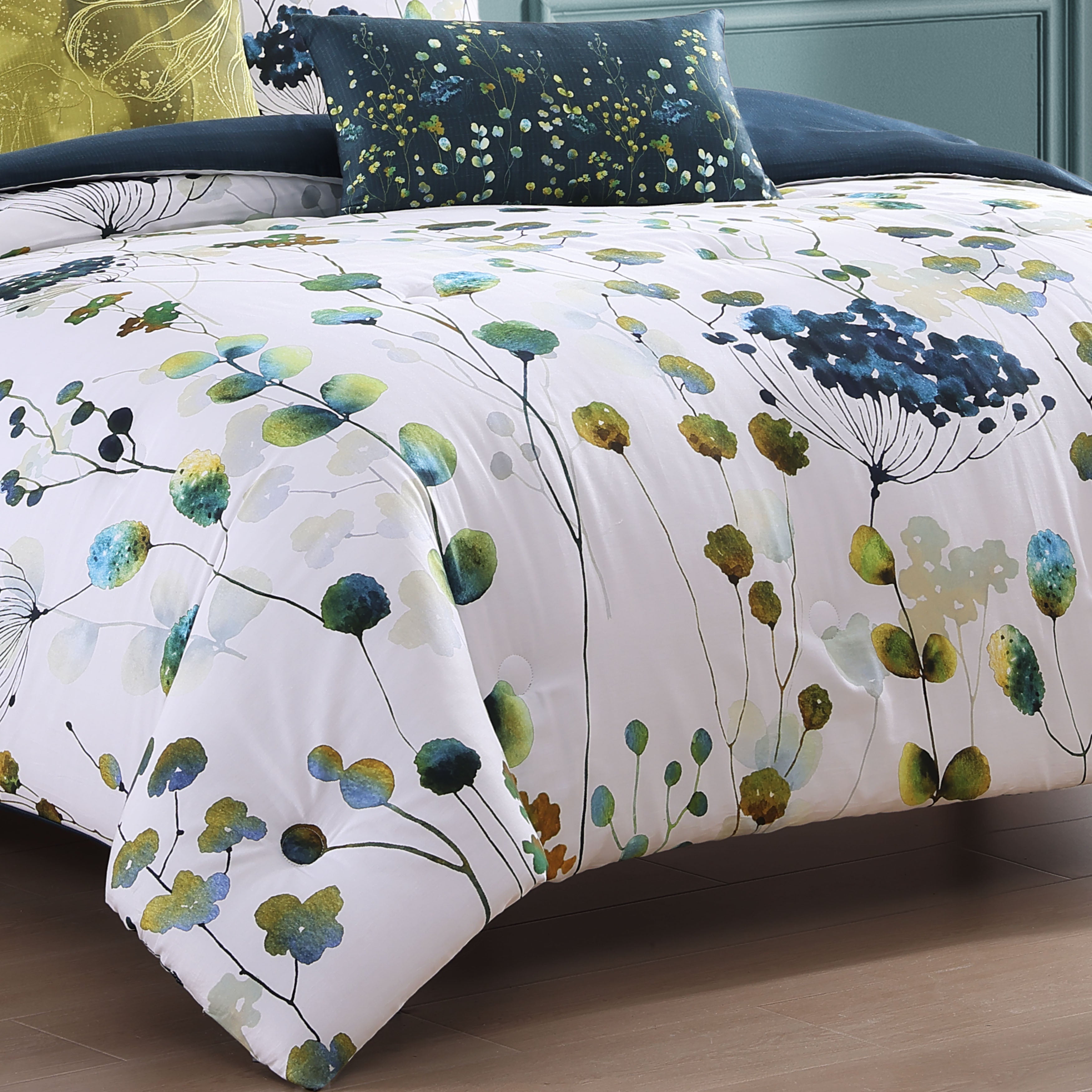 Latest Living Abstract Vines 5 Piece Reversible Comforter Set Comforter Sets By Latest Living