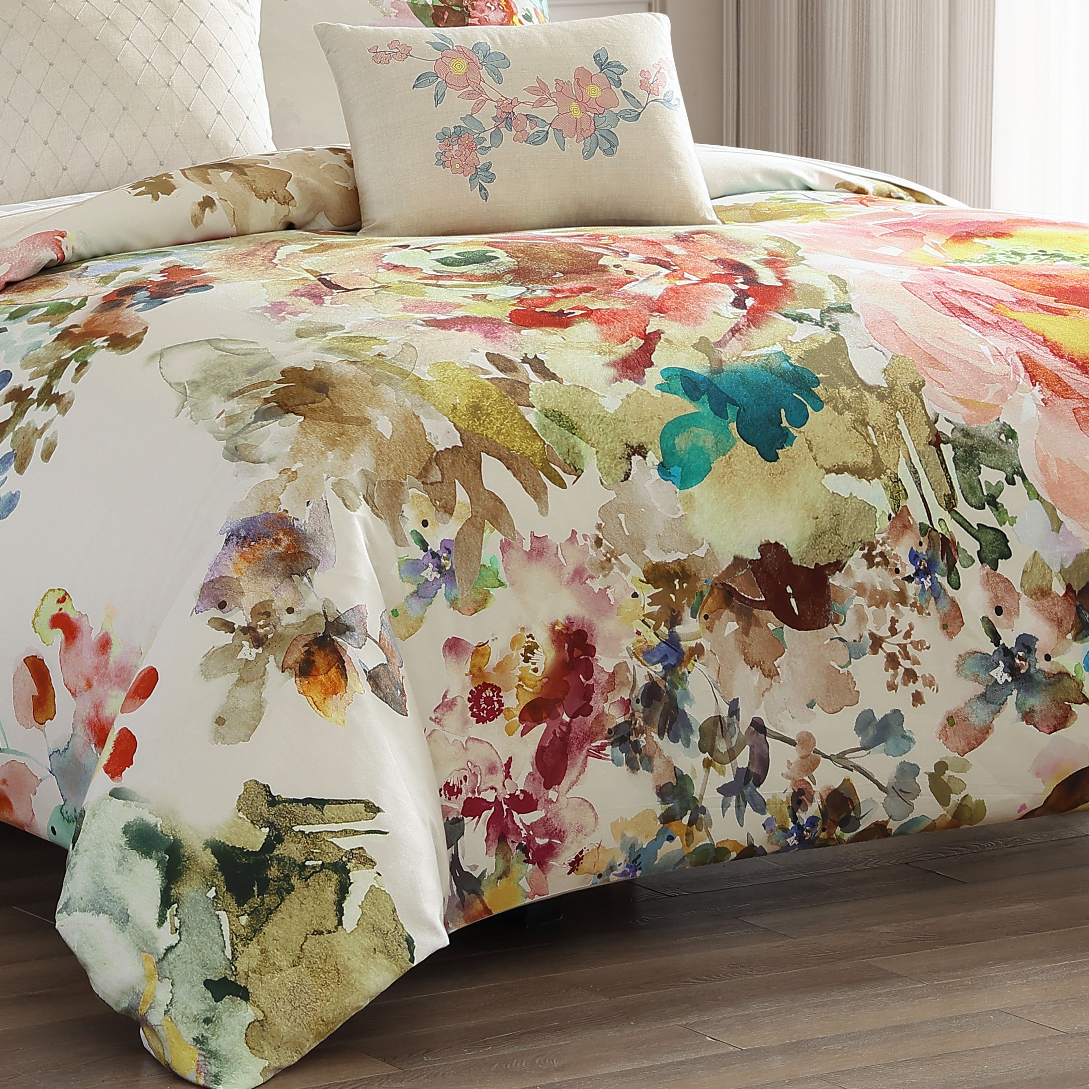 Latest Living Antique Flowers Ivory 5 Piece Reversible Comforter Set
