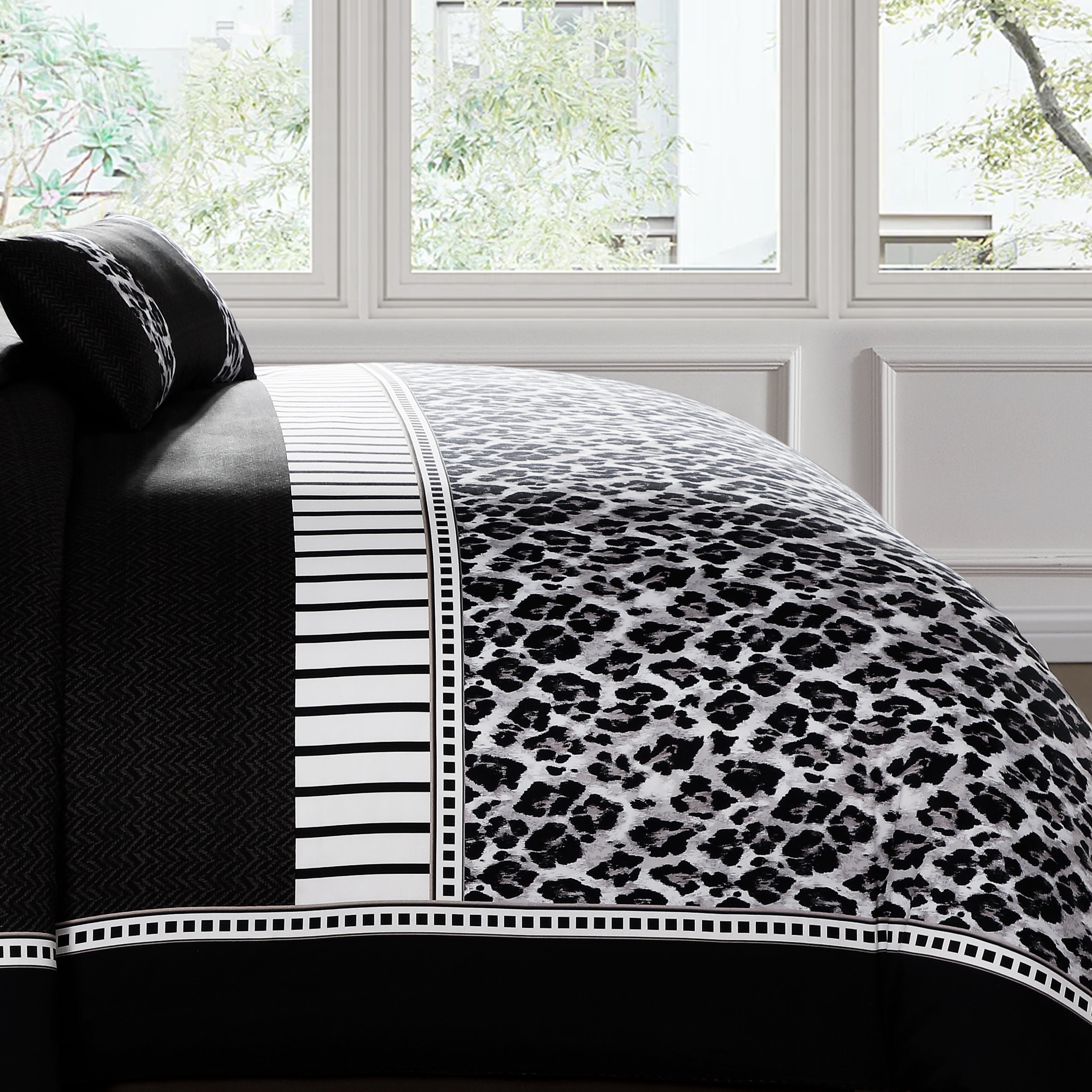Latest Living Jaguar 5 Piece Reversible Comforter Set