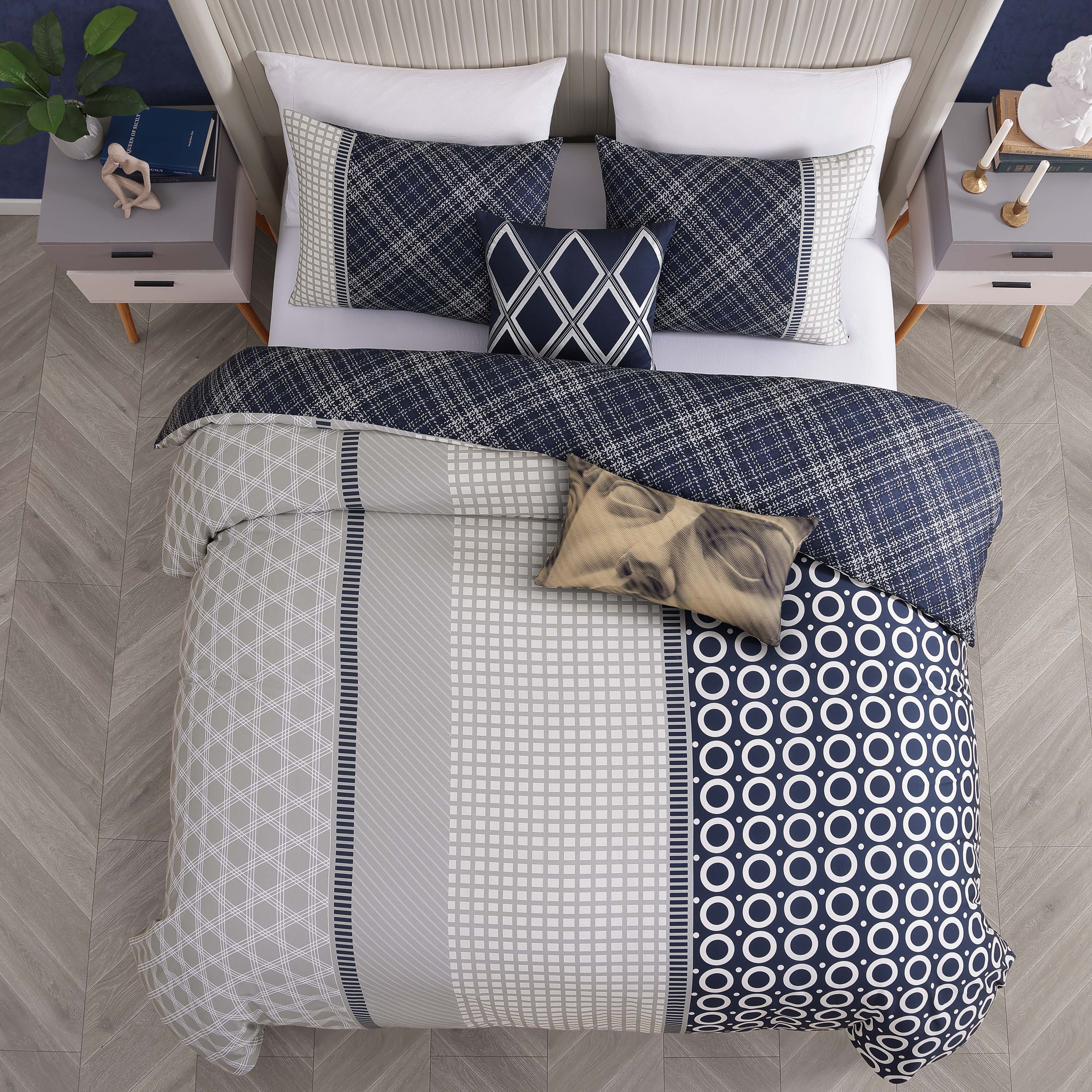 Latest Living Vertigeo 5 Piece Reversible Comforter Set