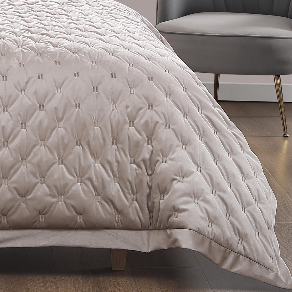 Bebejan 3 Piece Velvet Comforter Set