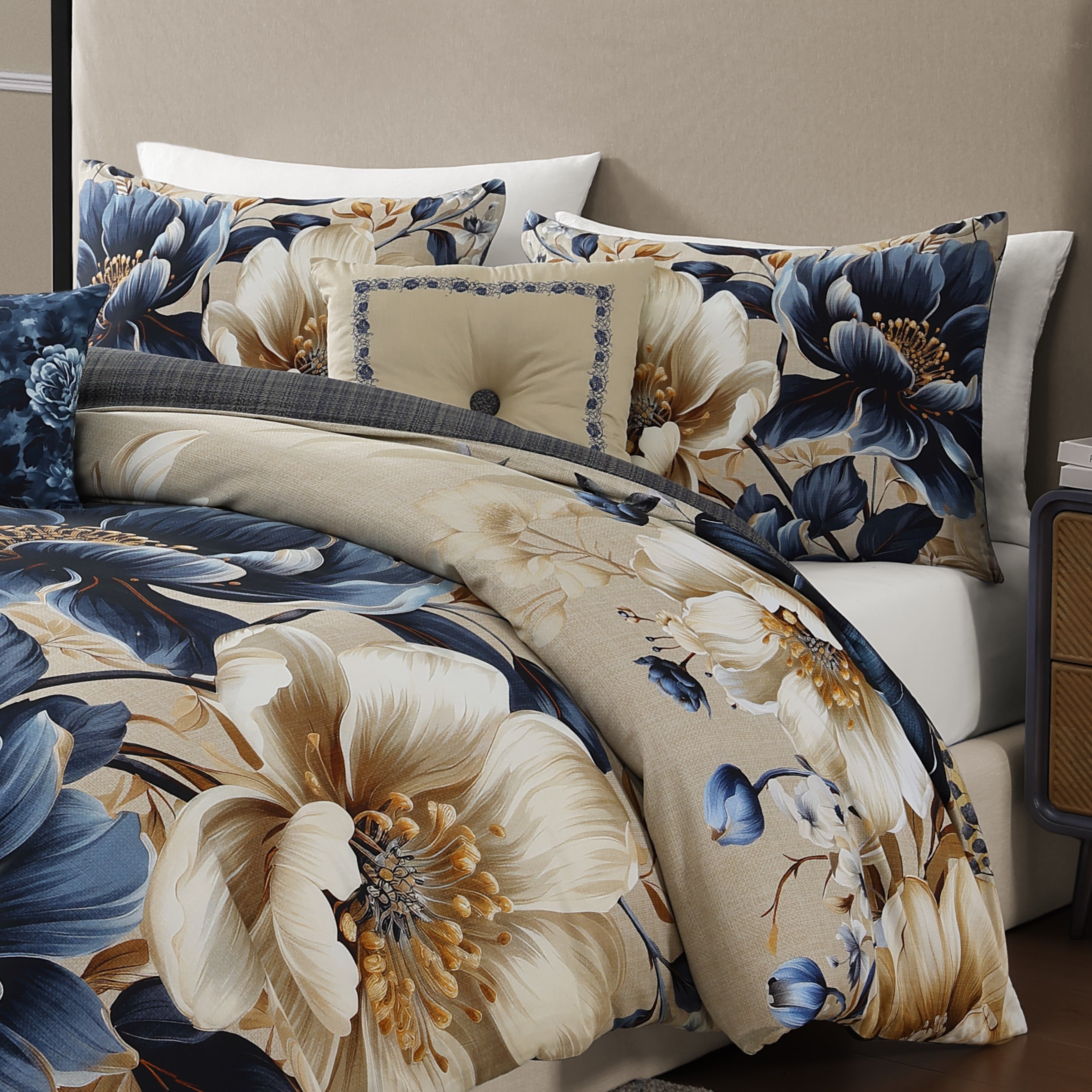 Latest Living English Manor 5 Piece Reversible Comforter Set Comforter Sets By Latest Living