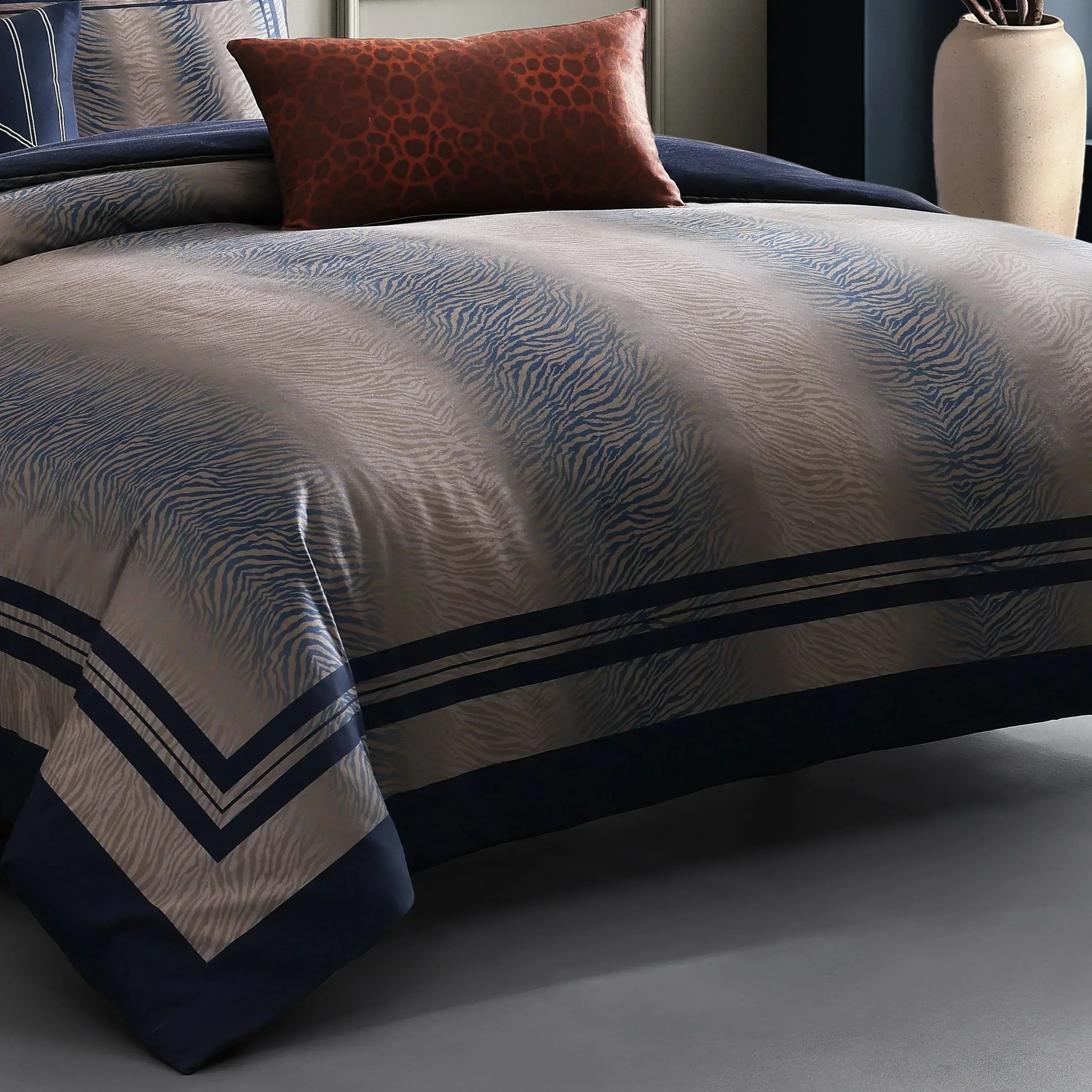 Latest Living Dark Blue Animal Prints 5 Piece Reversible Comforter Set - Latest Living