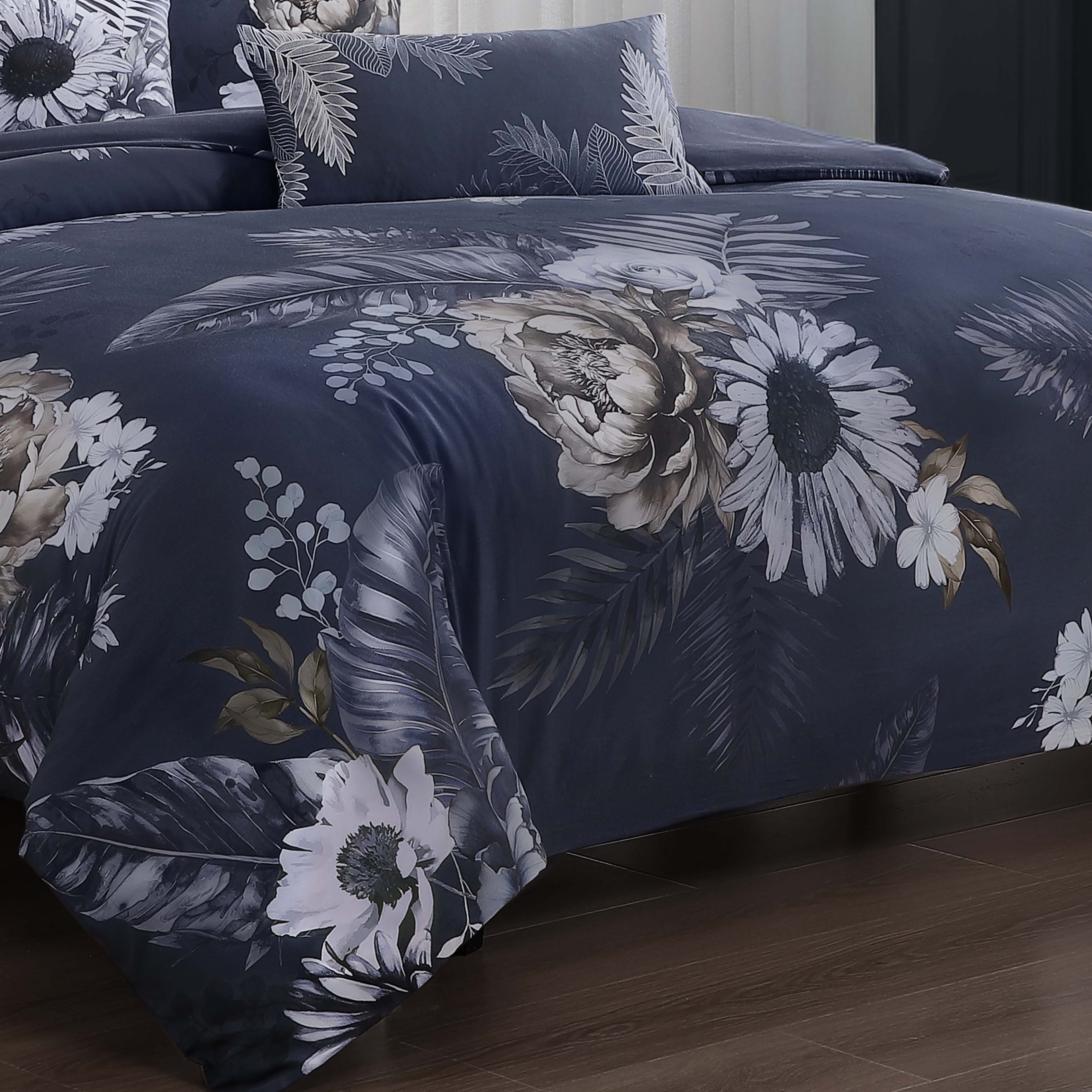 Latest Living Forget Me Not 5 Piece Reversible Comforter Set