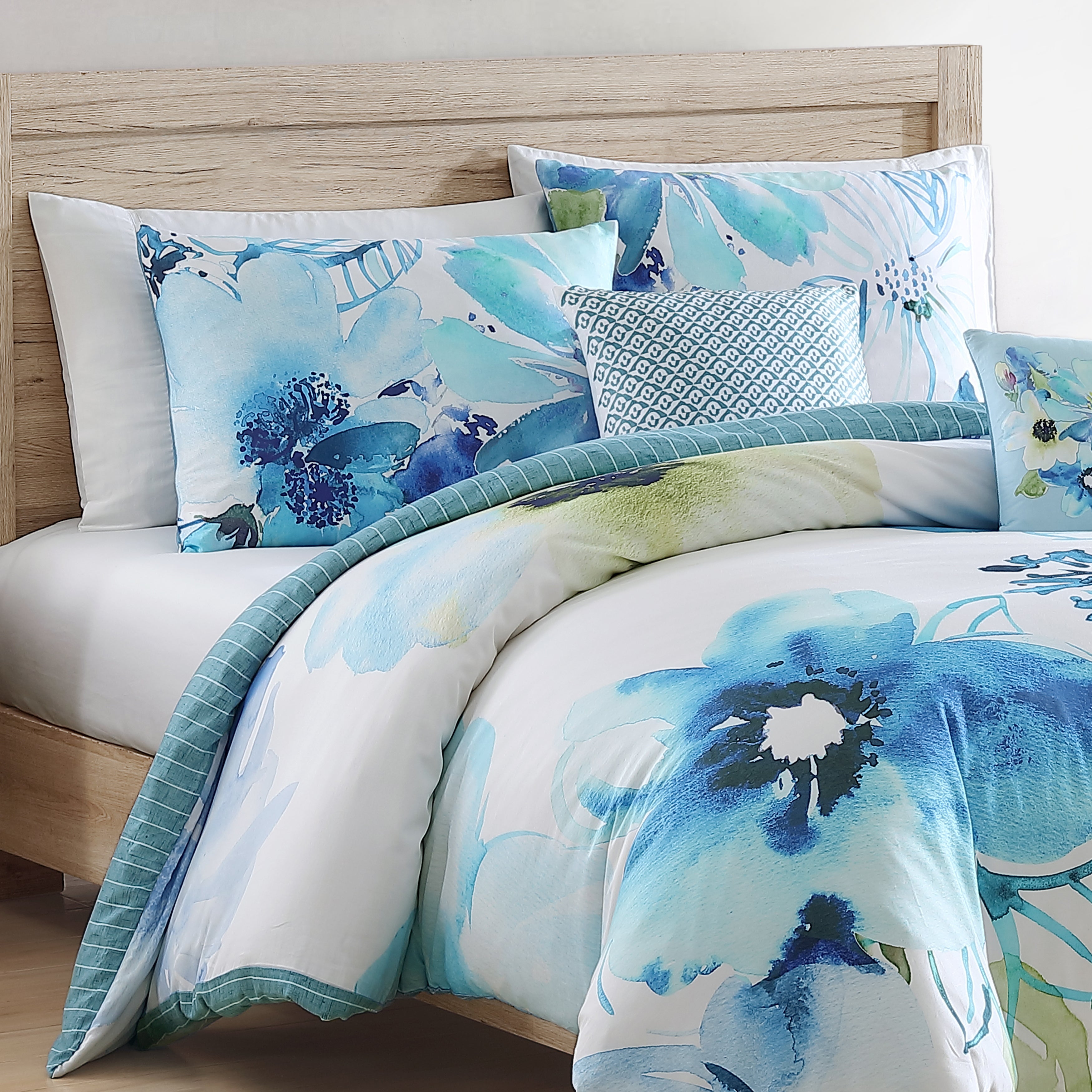 Latest Living Watercolor Blue 5 Piece Reversible Comforter Set