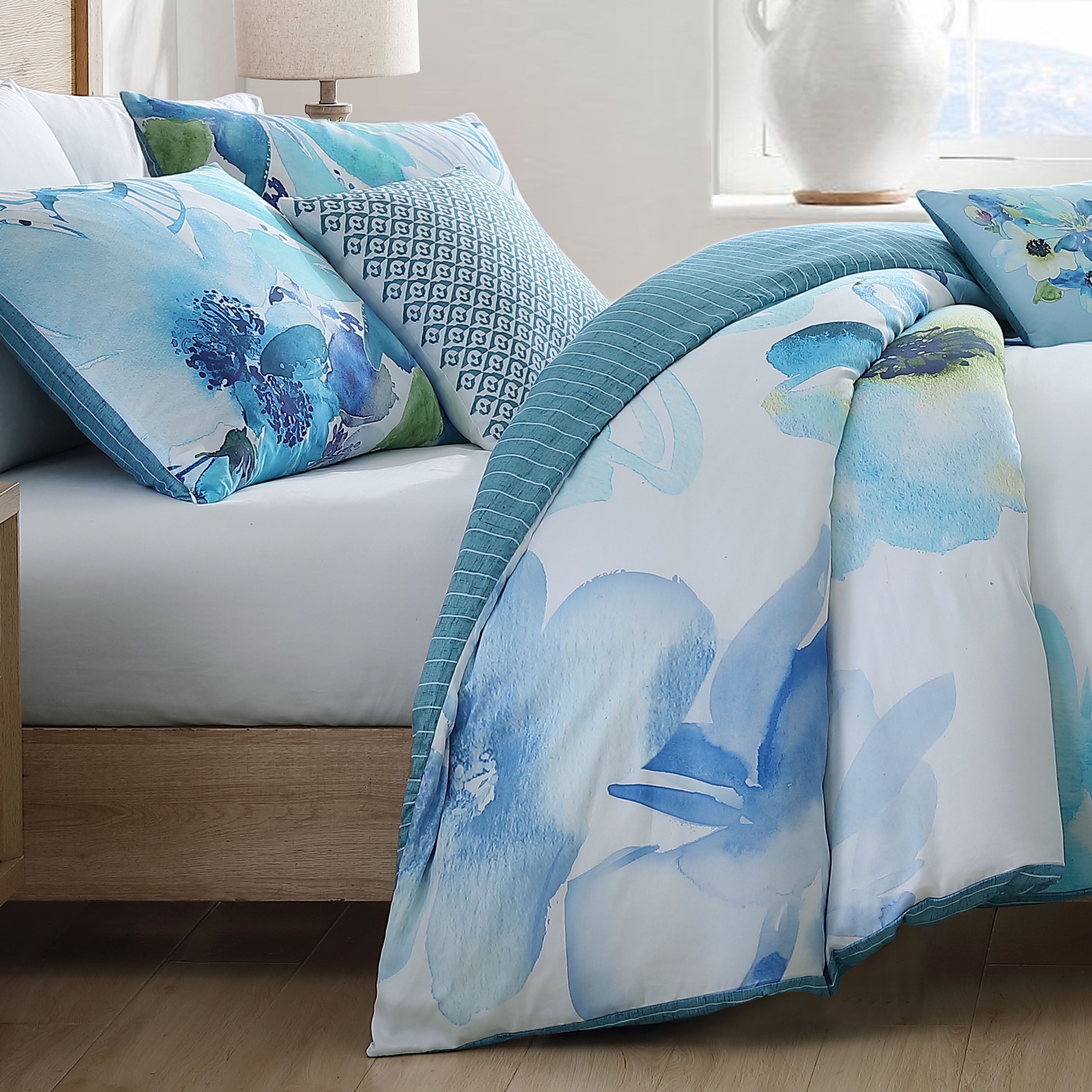 Latest Living Watercolor Blue 5 Piece Reversible Comforter Set