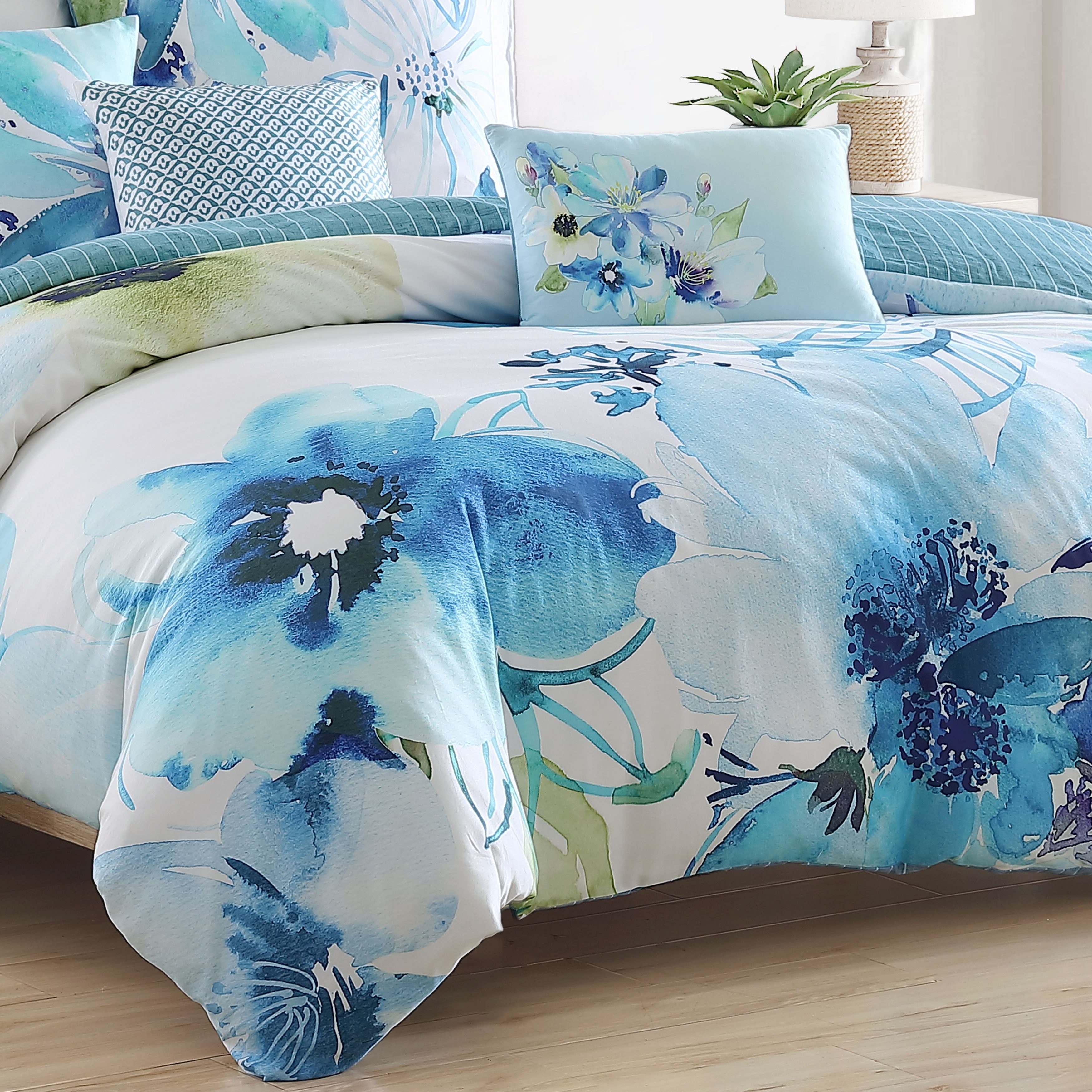 Latest Living Watercolor Blue 5 Piece Reversible Comforter Set