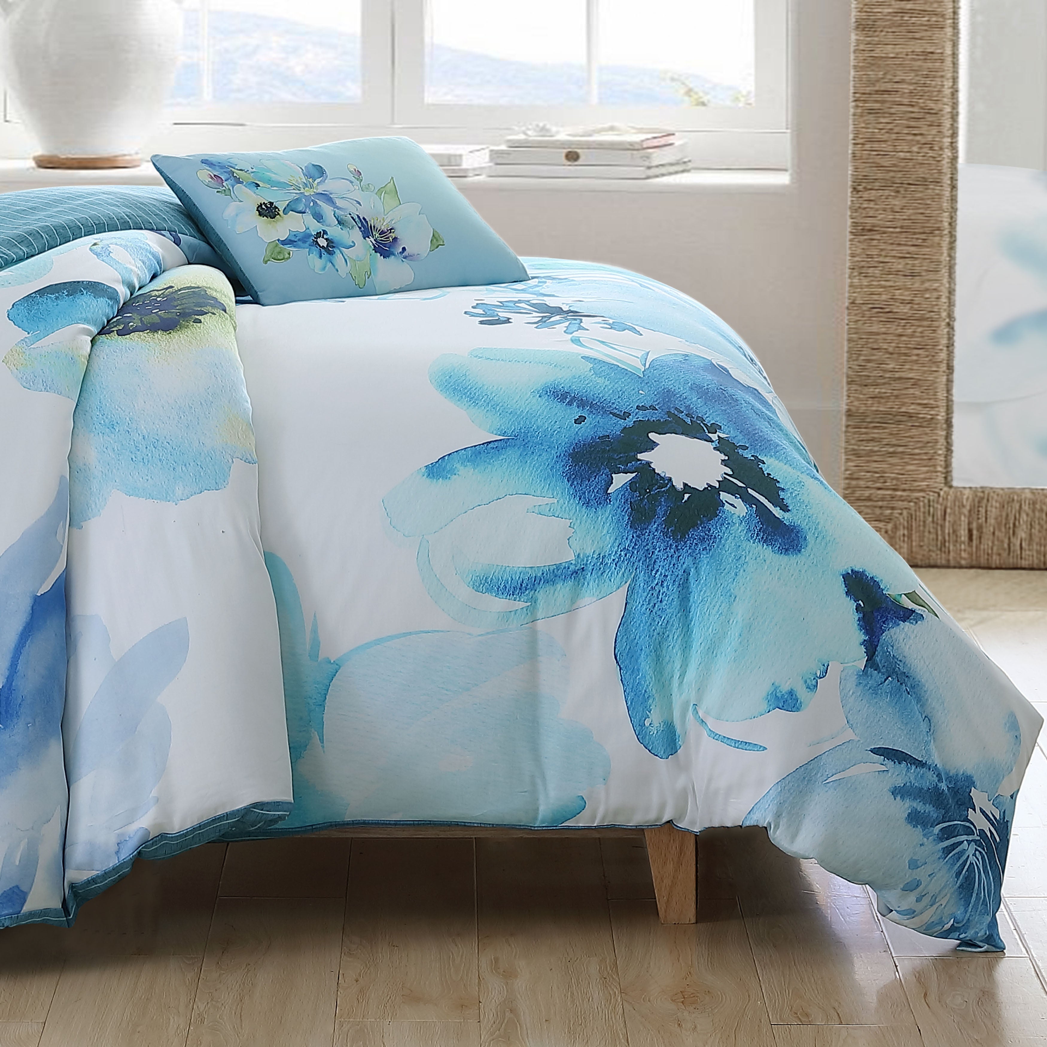 Latest Living Watercolor Blue 5 Piece Reversible Comforter Set