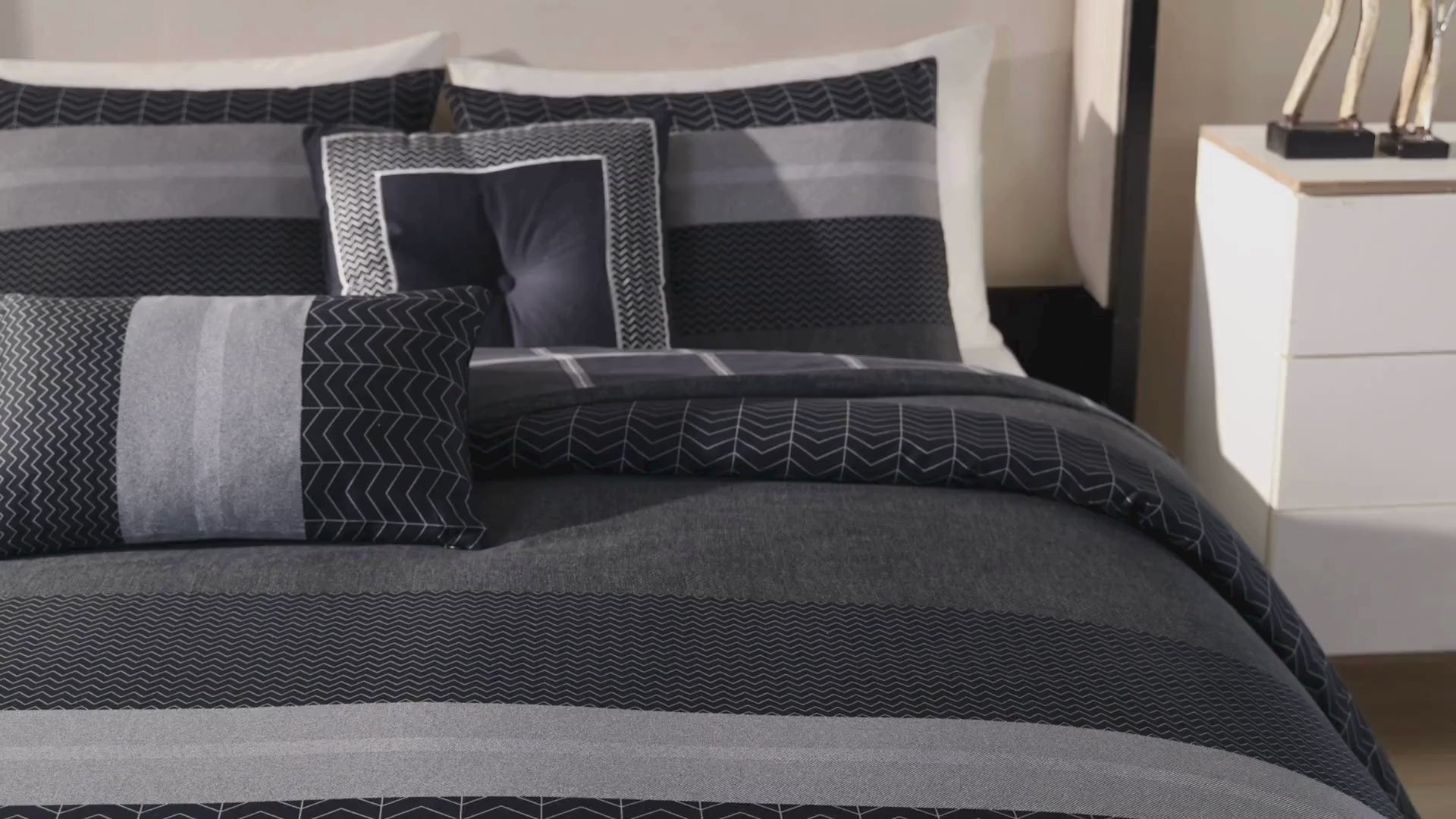 Latest Living Kyle Black 5 Piece Reversible Comforter Set
