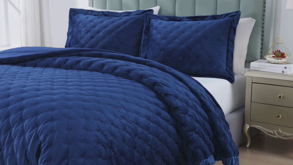 Latest Living 3 Piece Velvet Comforter Set